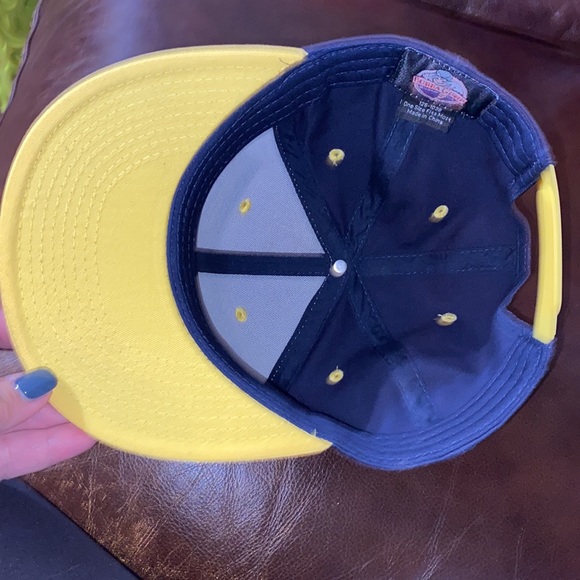 Bubba Gump Shrimp Co. - “Stupid Is As Stupid Does” Snap Back Cap - One Size - Picture 7 of 9